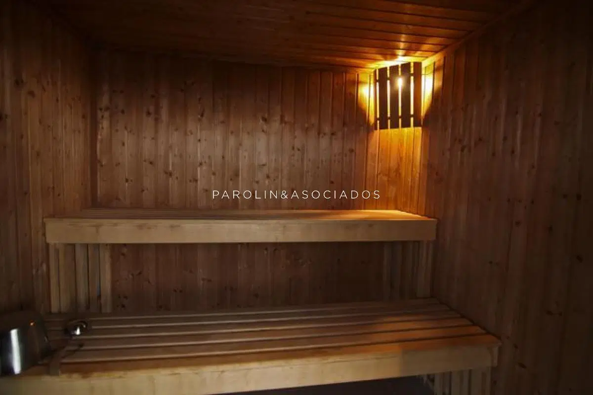 Apartamento en venta de 2 dormitorios en edificio Onix, Punta del Este. 5