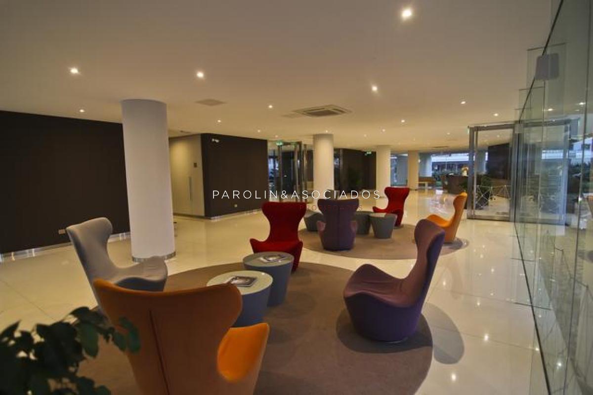 Foto de Apartamento en venta de 2 dormitorios en edificio Onix, Punta del Este., imagen 2