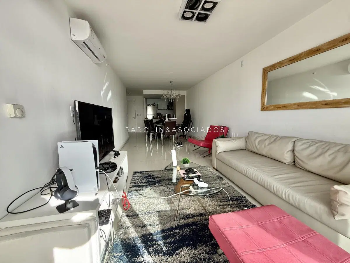 OPORTUNIDAD APARTAMENTO 2 DORMITORIOS EN TORRE DE CATEGORIA CON EXELENT VISTA Y TODOS LOS SERVICIOS 2