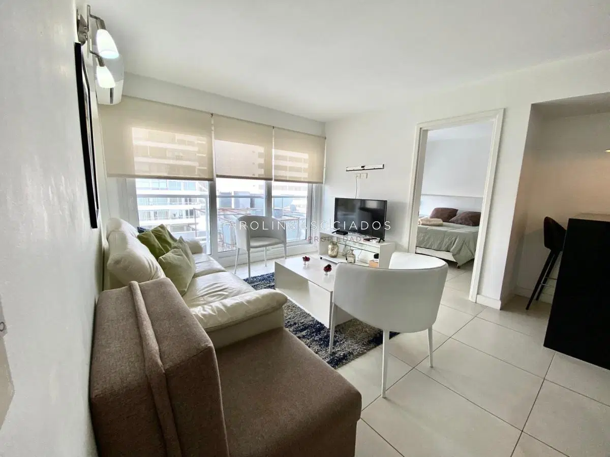 OPORTUNIDAD UNICA VENTA APARTAMENTO 2 DORMITORIOS EN PENINSULA PUNTA DEL ESTE LUX TOWER 2