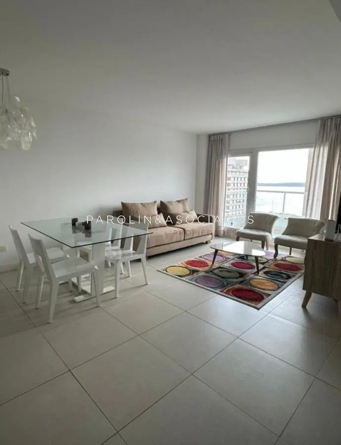 Vende apartamento de 2 dormitorios en Punta del Este 4
