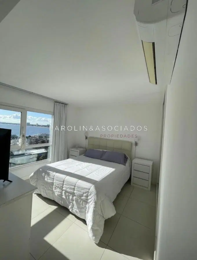 Vende apartamento de 2 dormitorios en Punta del Este 2