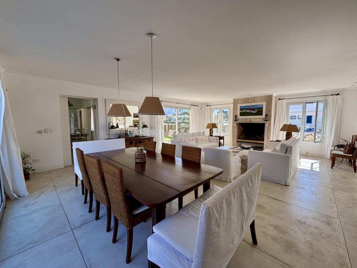 Foto de Casa en venta de 4 dormitorios, en la Península, imagen 2
