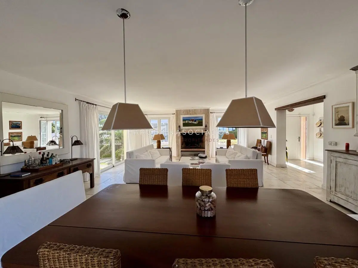 Casa en venta de 4 dormitorios, en la Península 5