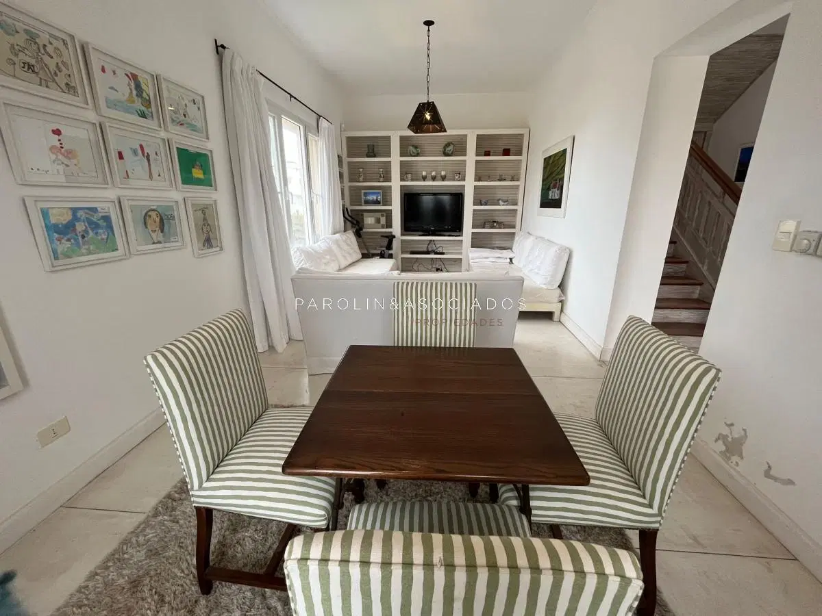 Casa en venta de 4 dormitorios, en la Península 1