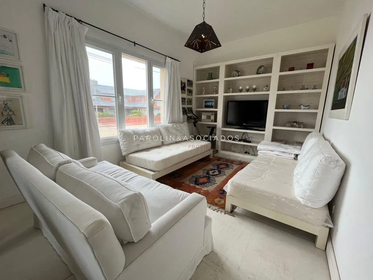 Casa en venta de 4 dormitorios, en la Península 3