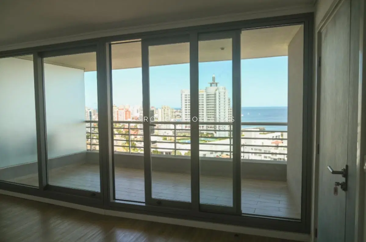 Apartamento de 2 dormitorios en venta en Alexander Boulevard, Mansa, Punta del Este 2