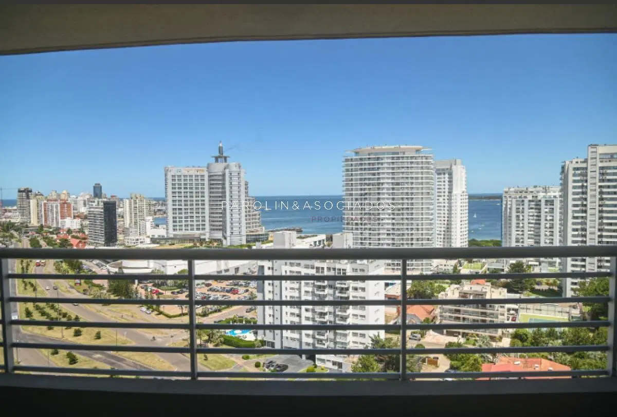 Apartamento de 2 dormitorios en venta en Alexander Boulevard, Mansa, Punta del Este 3