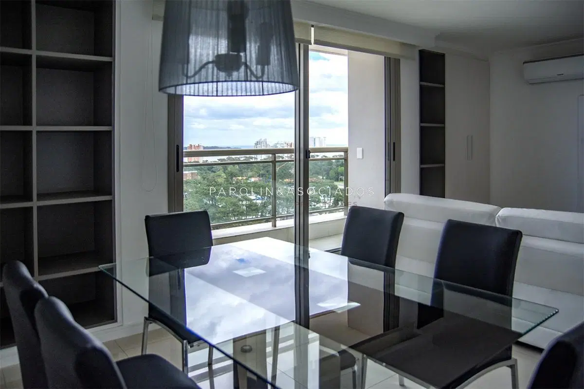 Departamento en Venta de 2 dormitorios en Place Lafayette, Punta del Este 2