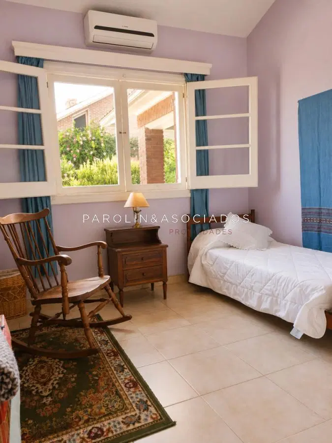 Casa en Venta de 4 Dormitorios en Playa Mansa, Punta del Este 4