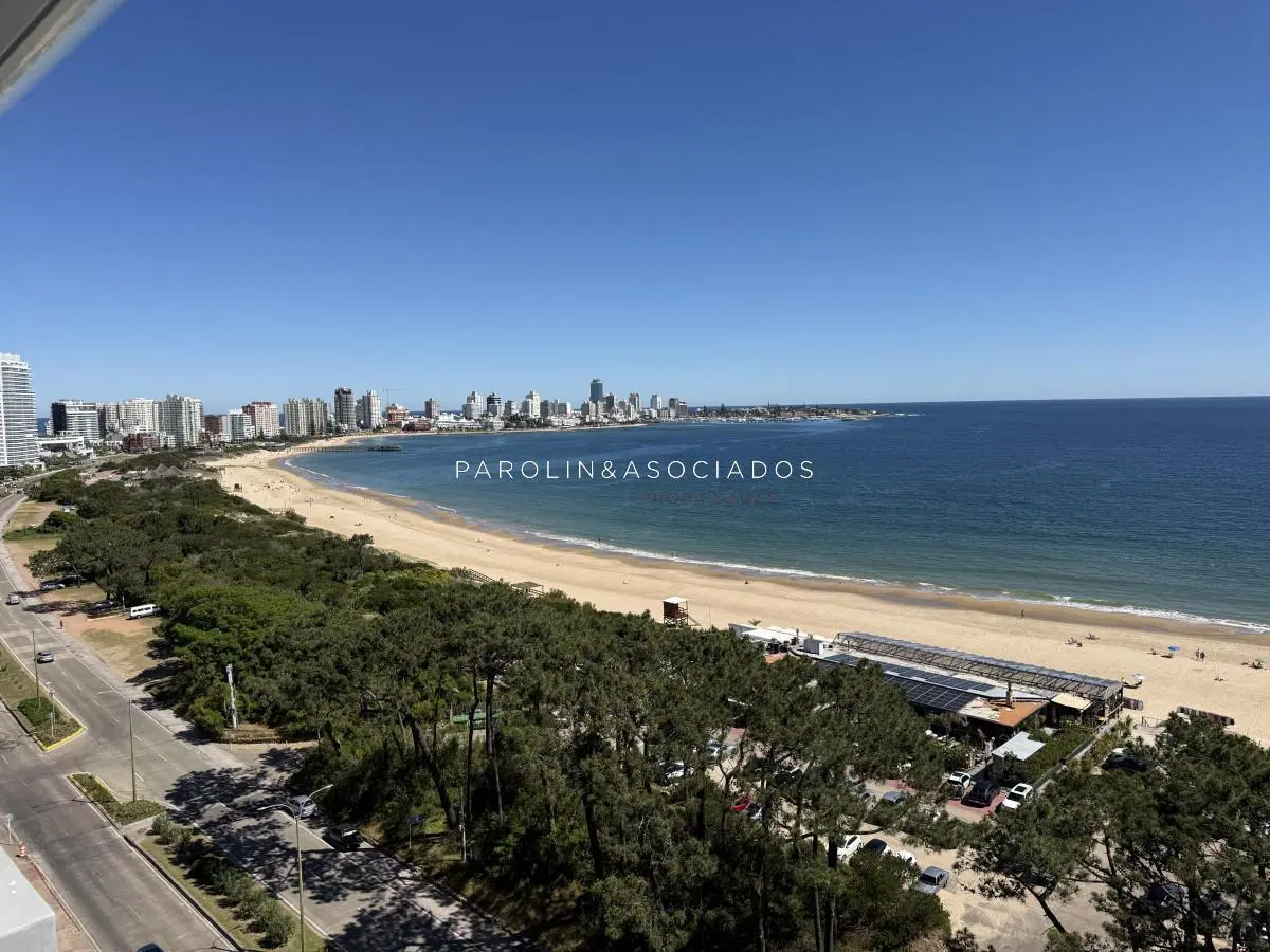 Departamento en Venta de 3 Dormitorios en edificio Edificio Imarangatu, Punta del Este 1