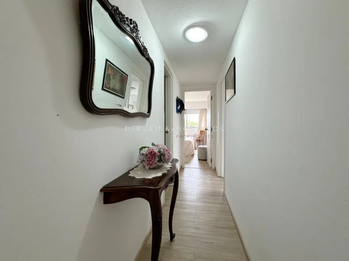 Departamento en Venta de 3 Dormitorios + dependencia en Playa Mansa, Punta del Este 5