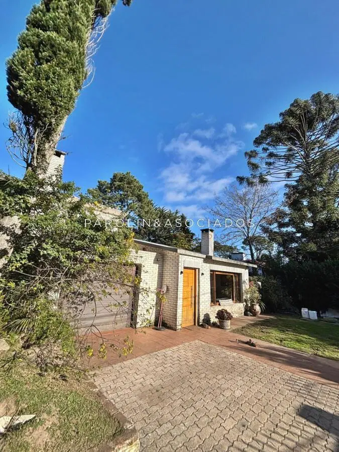 CASA DE 4 DORMITORIOS EN CANTEGRIL 1