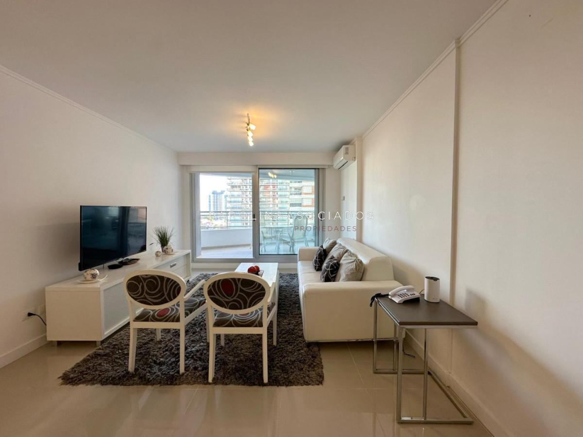 Departamento en Venta de 2 Dormitorios en Edificio Forest tower II, Punta del Este