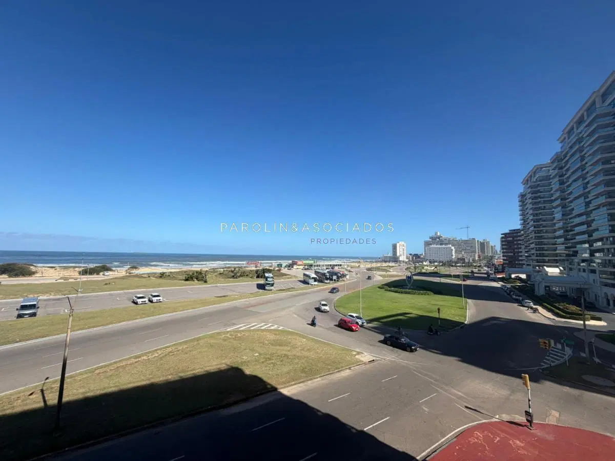 Apartamento en venta de 2 dormitorios en Punta del este , Playa brava , 1