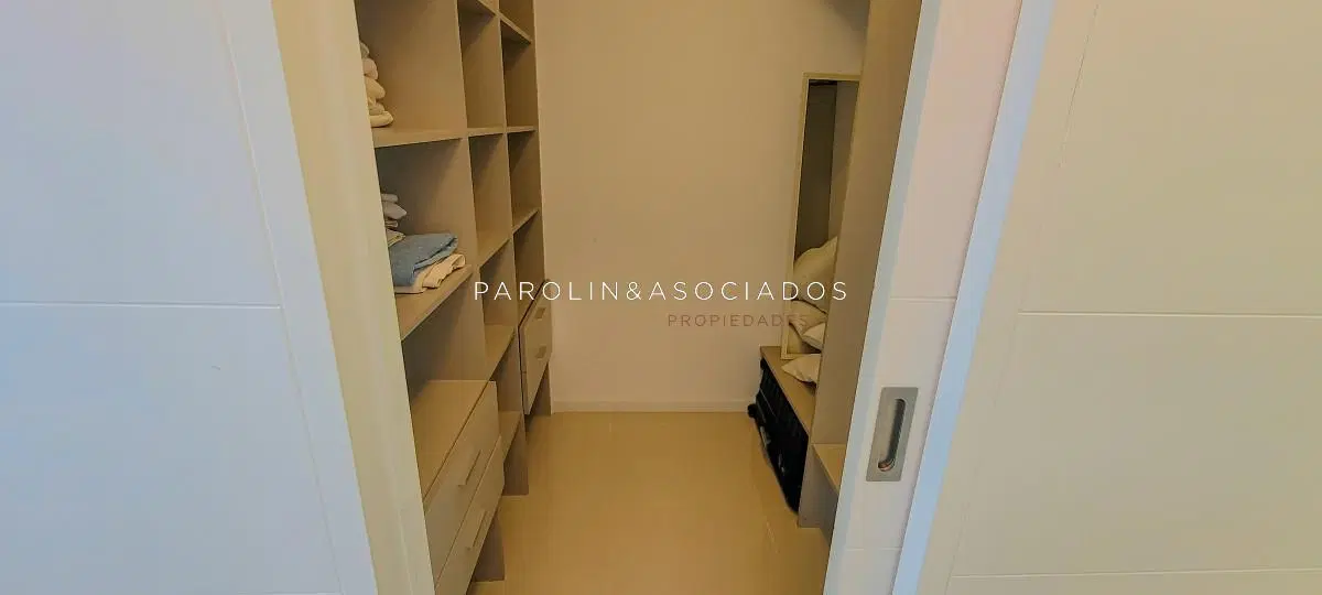 Piso alto frente al mar! 1