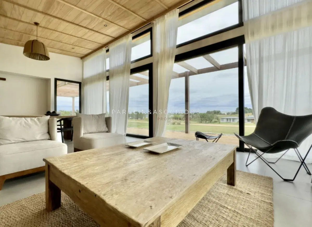 Casa en Venta de 4 Dormitorios en Suite, Pueblo Mio Manantiales 3