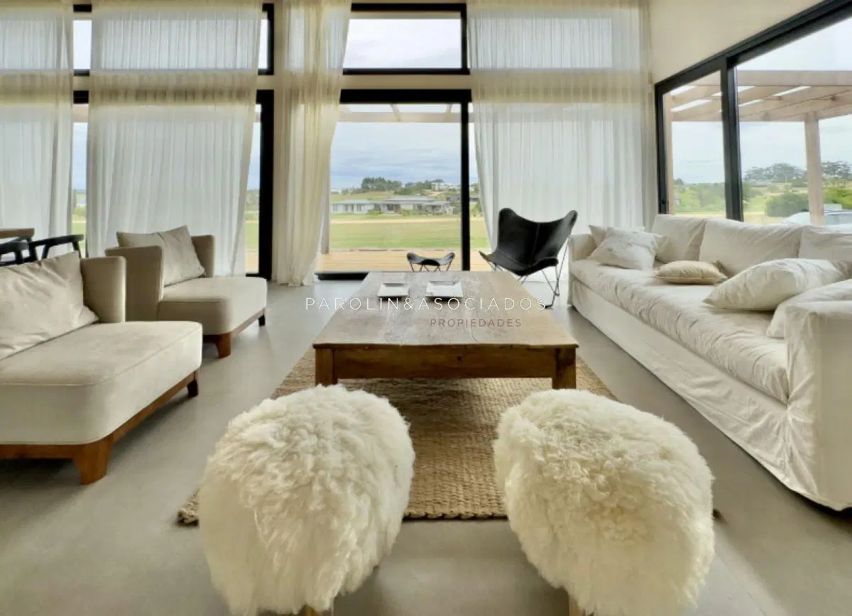 Casa en Venta de 4 Dormitorios en Suite, Pueblo Mio Manantiales 2