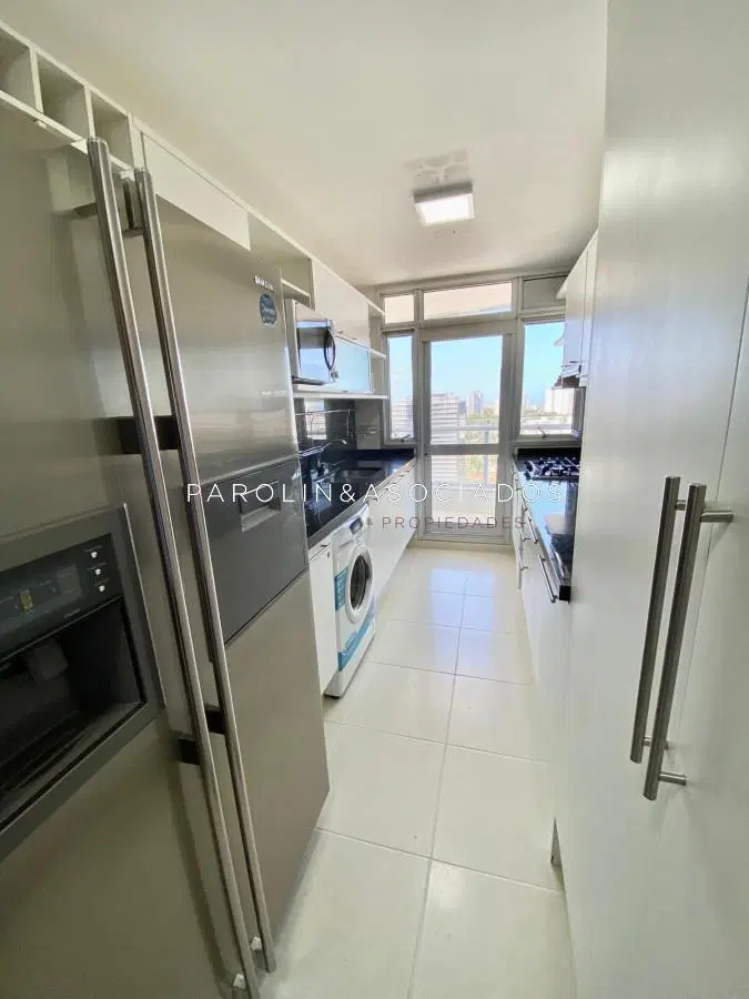 Apartamento en venta en Seasson Tower. 3