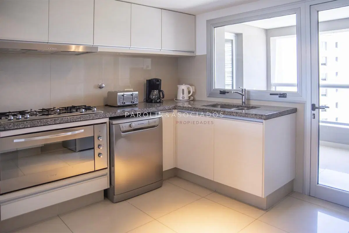 Apartamento de 3 dormitorios en Brava Biarritz, Punta del Este 8