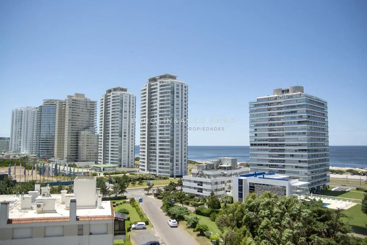 Apartamento de 3 dormitorios en Brava Biarritz, Punta del Este 3