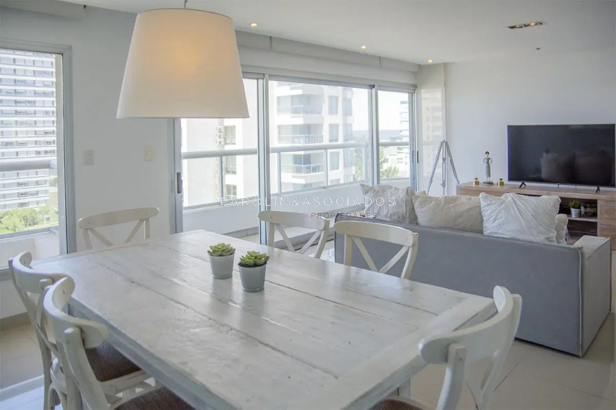 Apartamento de 3 dormitorios en Brava Biarritz, Punta del Este 2
