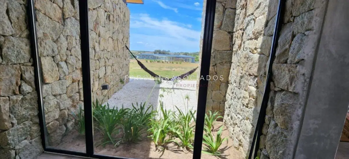 Casa en Venta de 4 Dormitorios en Pueblo Mio, Manantiales 8