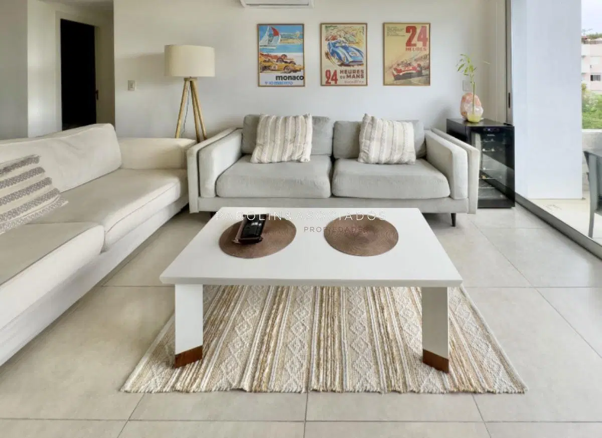 Departamento en Venta de 2 Dormitorios en Playa Mansa 5