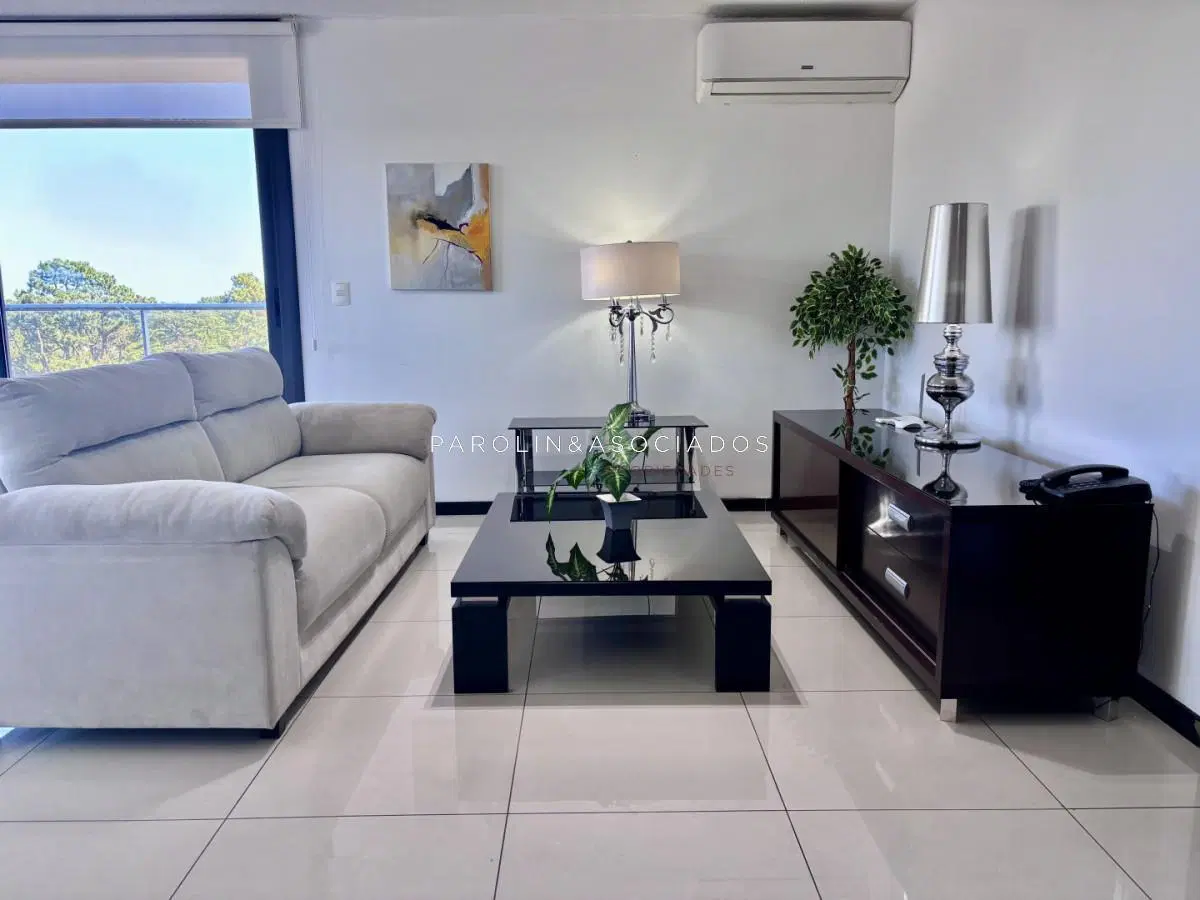 Venta apartamento 3 dormitorios 4