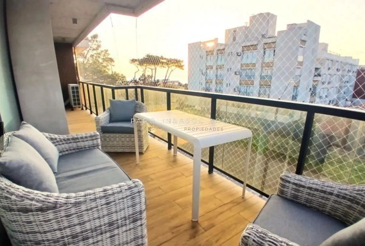 Departamento en Venta de 2 Dormitorios en Mansa inn Beach, Mansa Punta del Este 2