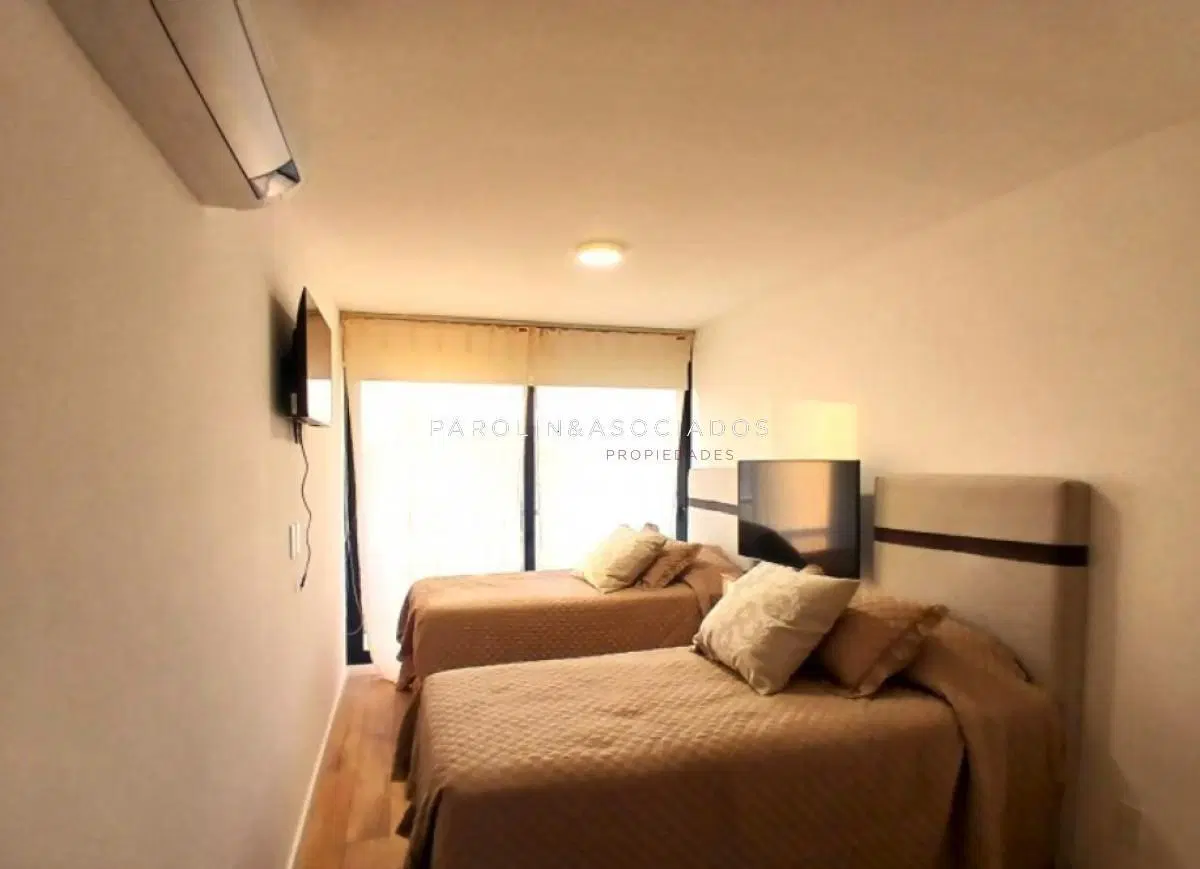 Departamento en Venta de 2 Dormitorios en Mansa inn Beach, Mansa Punta del Este 1