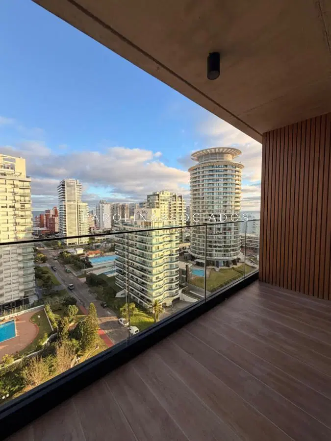 En venta apartamento de 2 dormitorios, con agradable vista en Mansa, Punta del Este 5