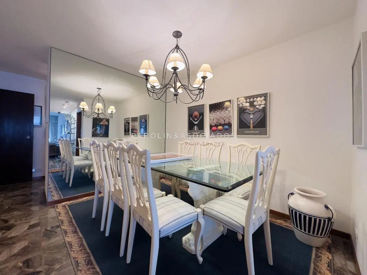 Apartamento de 3 dormitorios en venta sobre playa mansa 8