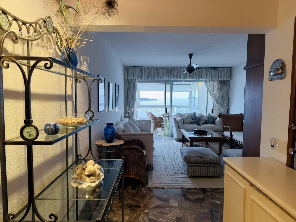 Apartamento de 3 dormitorios en venta sobre playa mansa 5