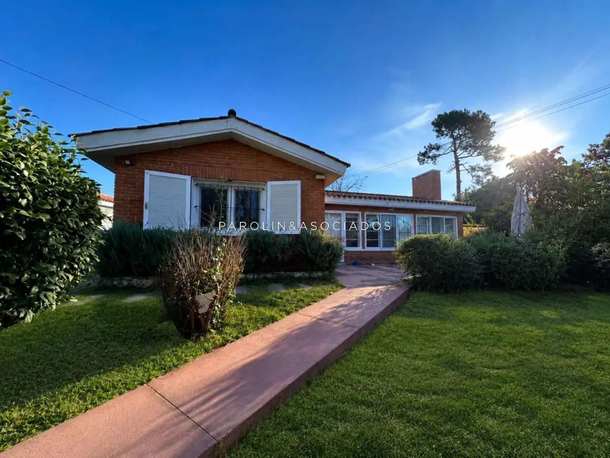 Casa en Venta de 3 Dormitorios en Cantegril, Punta del Este 2