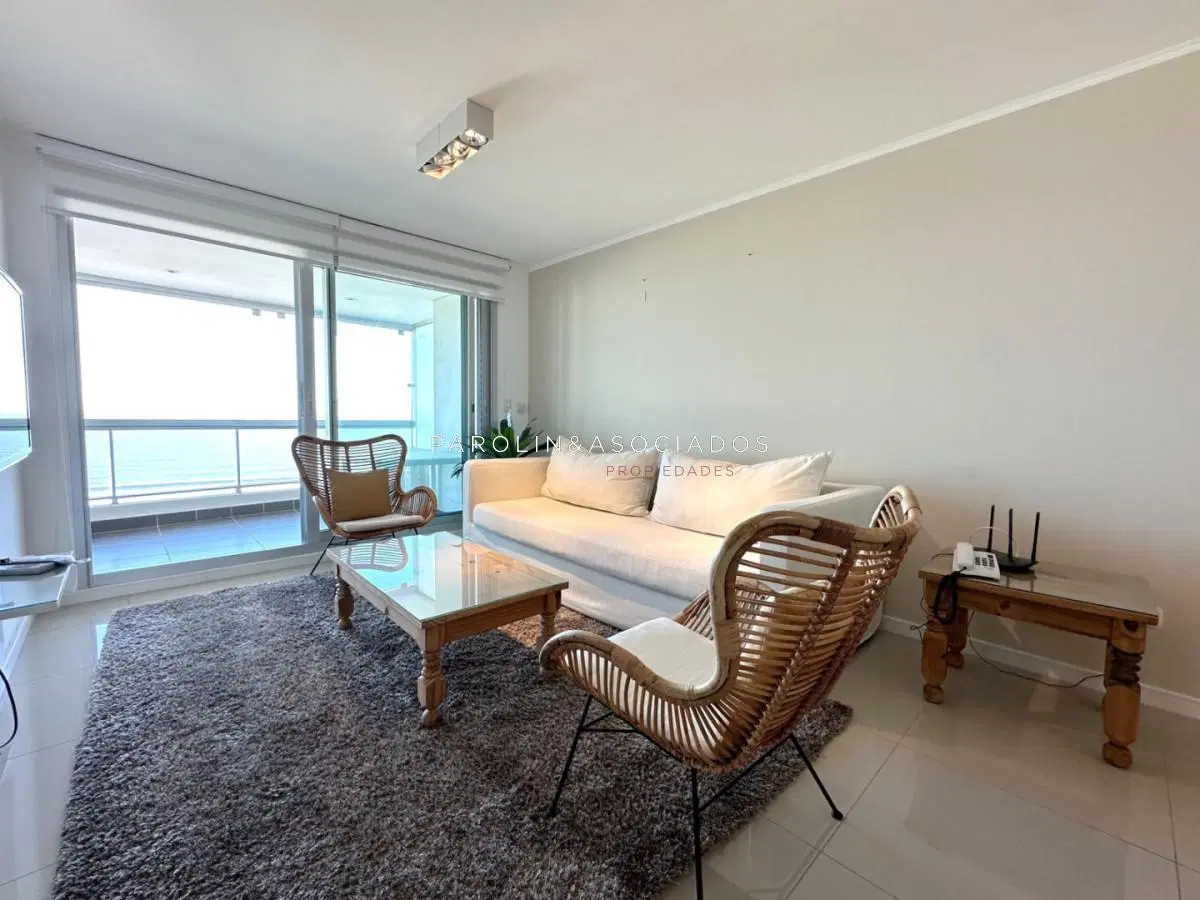 Departamento en Venta de 3 Dormitorios en edificio Wind Tower, Playa Brava Punta del Este 1