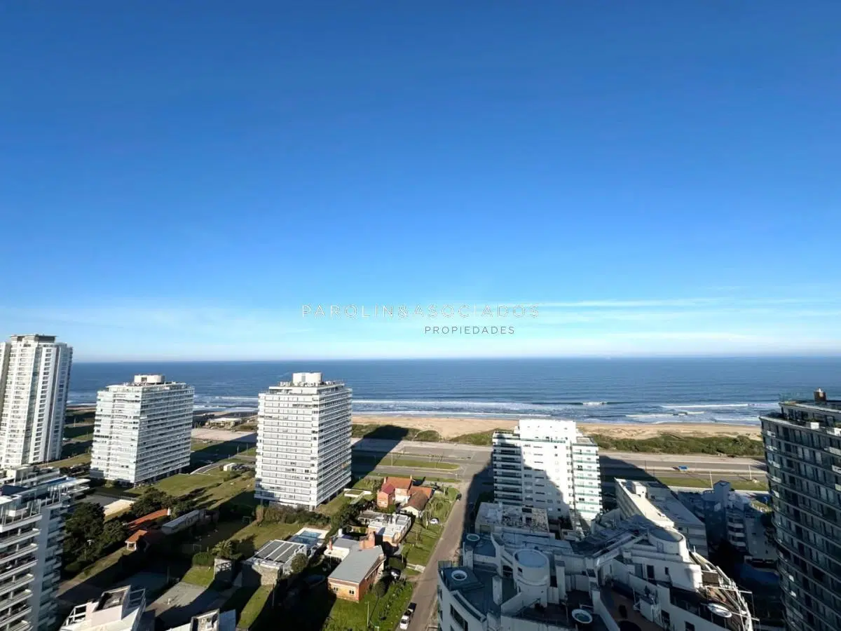 Departamento en Venta de 3 Dormitorios en edificio Wind Tower, Playa Brava Punta del Este 5