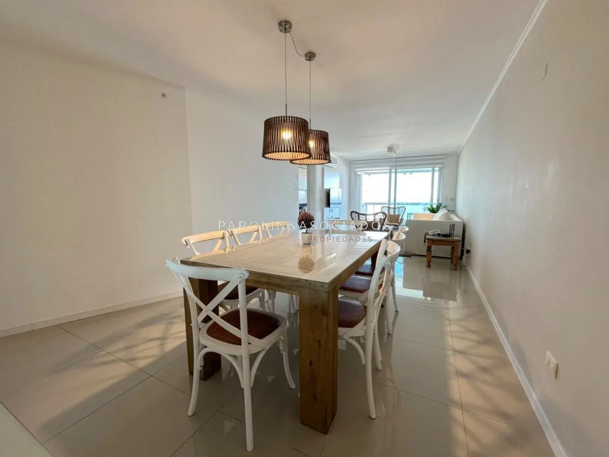 Departamento en Venta de 3 Dormitorios en edificio Wind Tower, Playa Brava Punta del Este 8
