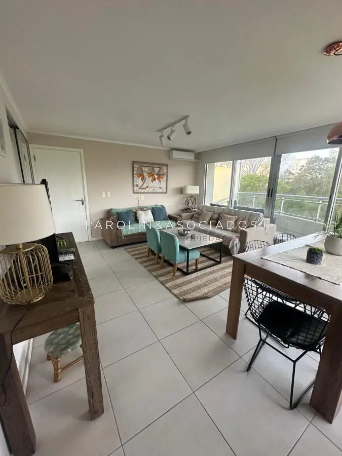 Apartamento en venta de 2 dormitorios en Ocean drive II, Punta del Este. 4