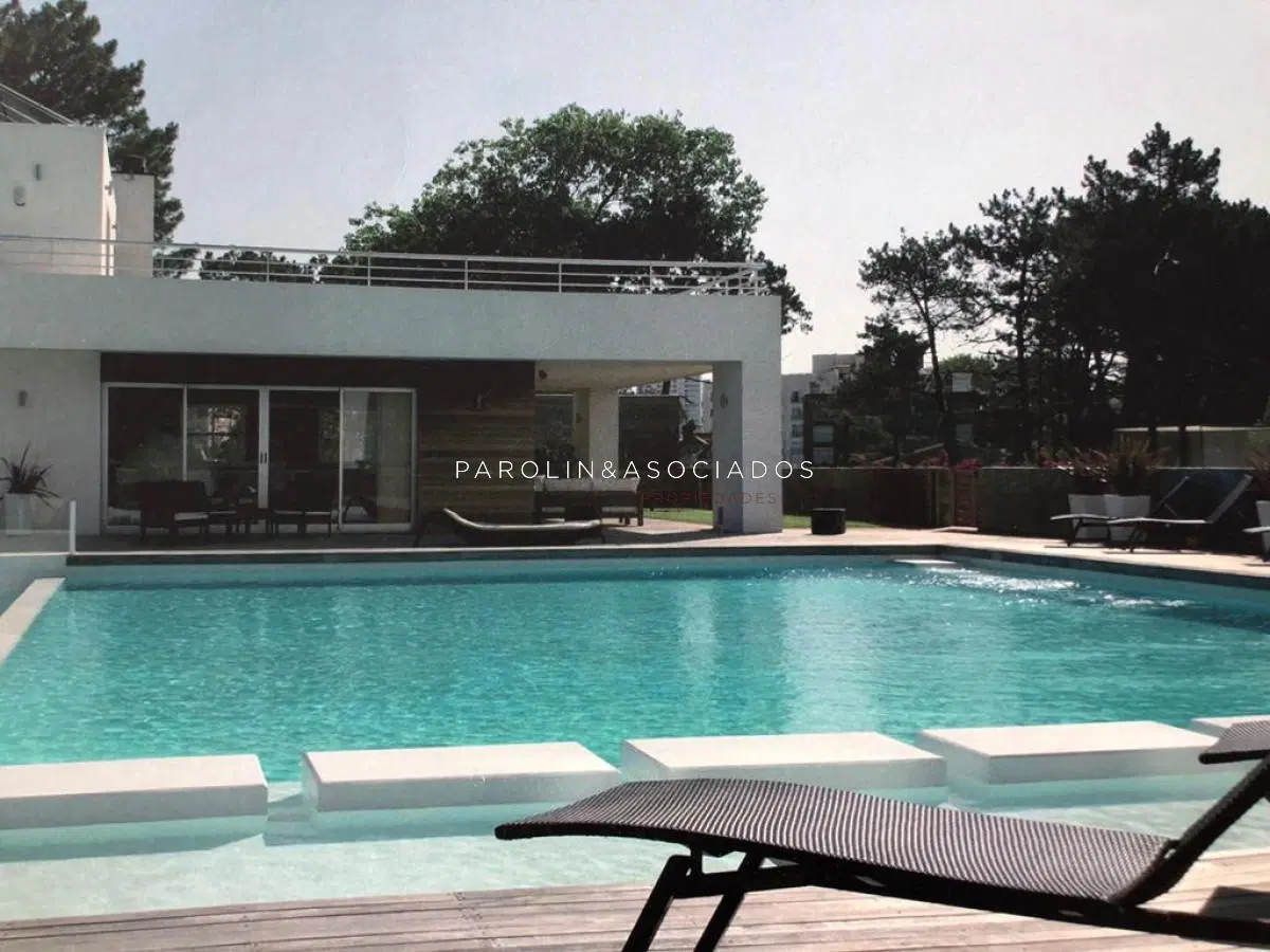 Apartamento en venta de 2 dormitorios en Ocean drive II, Punta del Este. 1