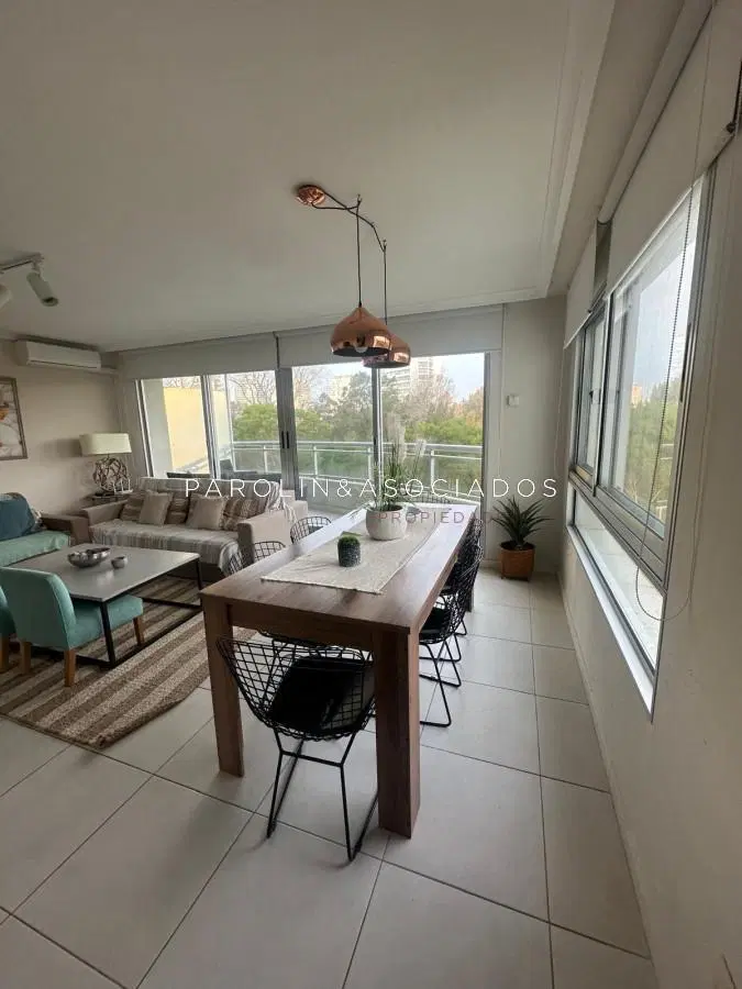 Apartamento en venta de 2 dormitorios en Ocean drive II, Punta del Este. 2