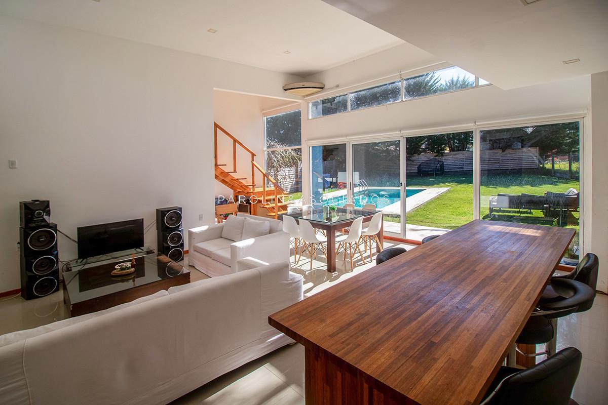 Foto de Venta Casa Punta del Este tres dormitorios piscina nueva! Zona Marly!, imagen 2