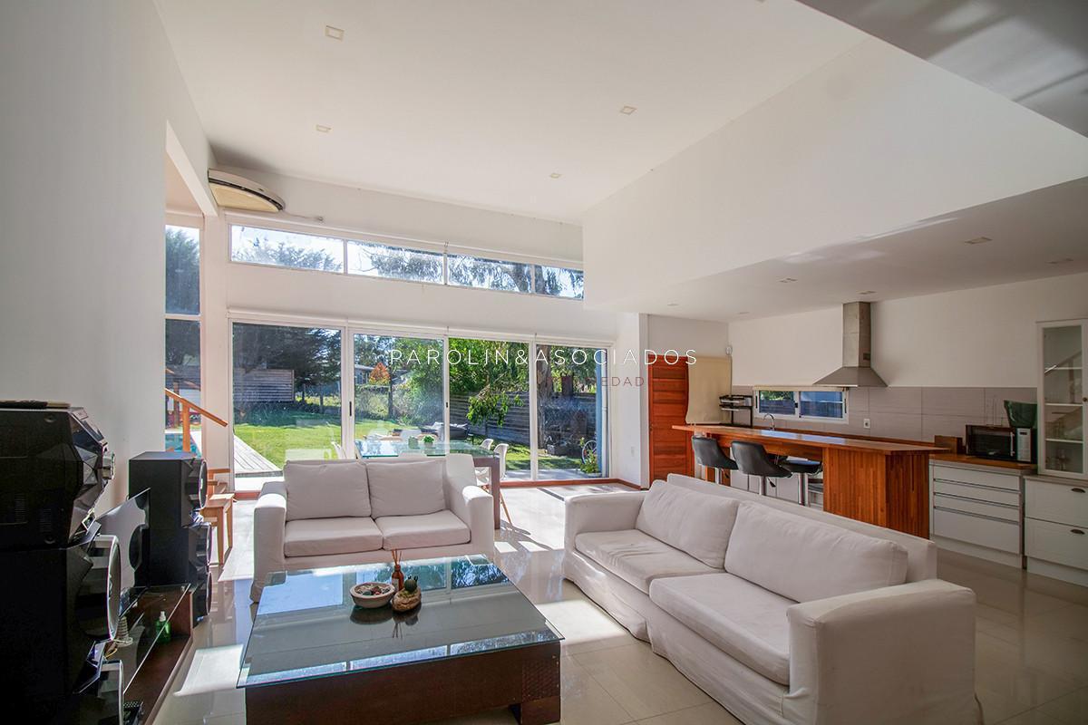 Foto de Venta Casa Punta del Este tres dormitorios piscina nueva! Zona Marly!, imagen 1