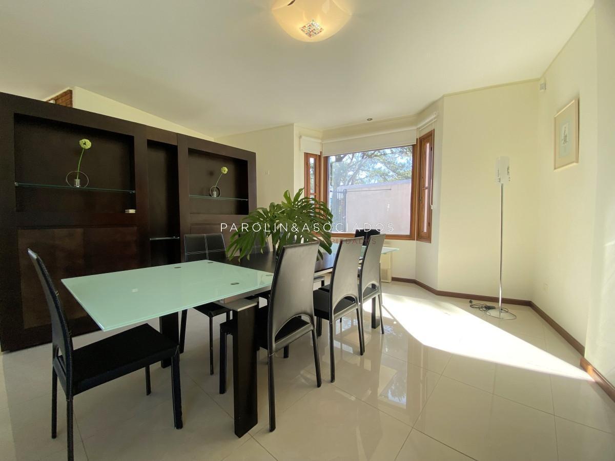 Foto de Casa en venta de 5 dormitorios en Punta del Este., imagen 2