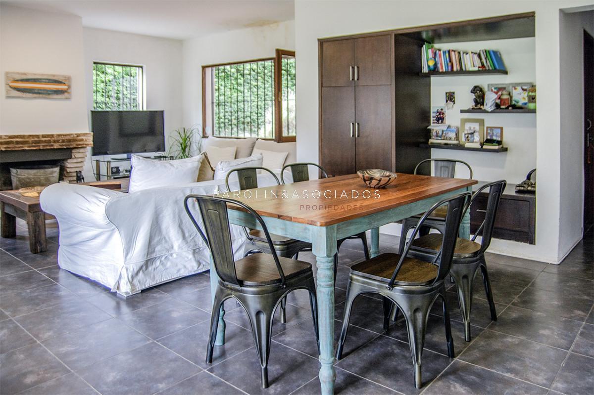 Foto de Excelente chalet de 5 dormitorios en venta a pasos de Playa Mansa Punta, imagen 1