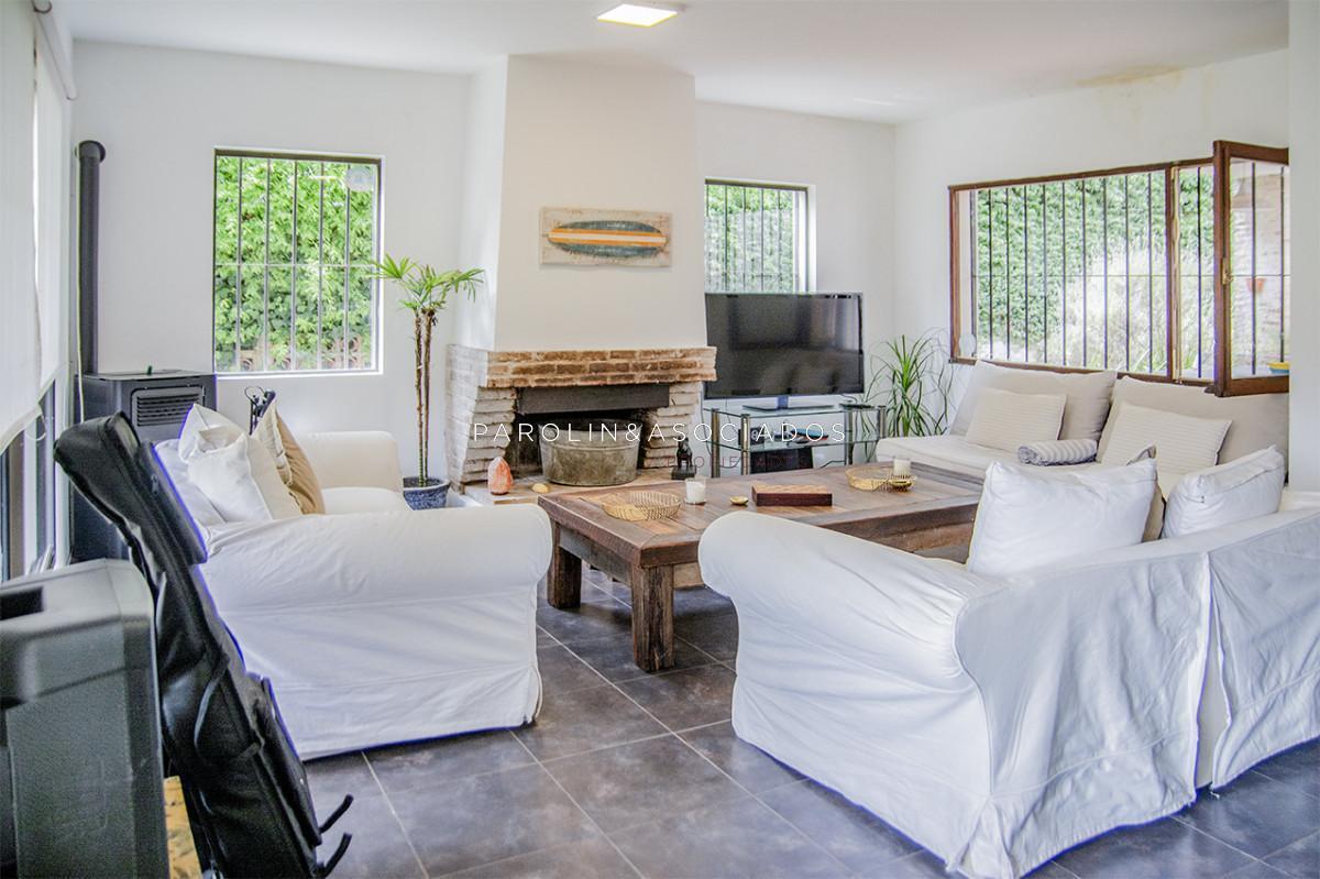 Foto de Excelente chalet de 5 dormitorios en venta a pasos de Playa Mansa Punta, imagen 4