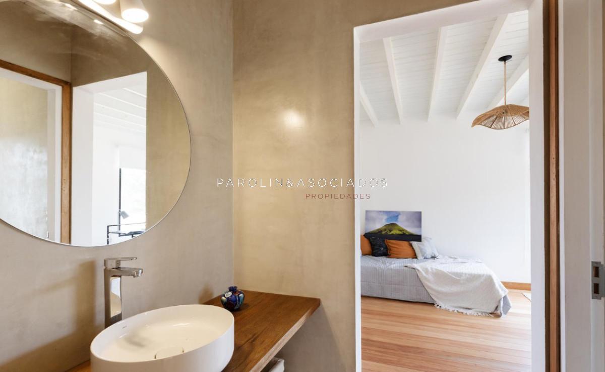 Foto de Casa en Venta de 4 Dormitorios en Laguna Escondida, imagen 4