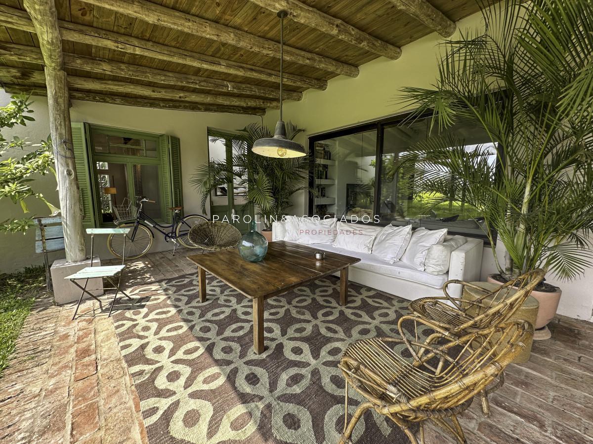 Foto de Venta Excelente casa en El Quijote Chacras, Punta del Este., imagen 1