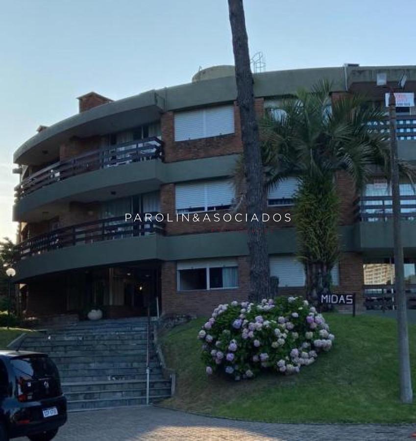 Foto de Vende apartamento de 3 dormitorios en Playa Mansa, Punta del Este, imagen 2