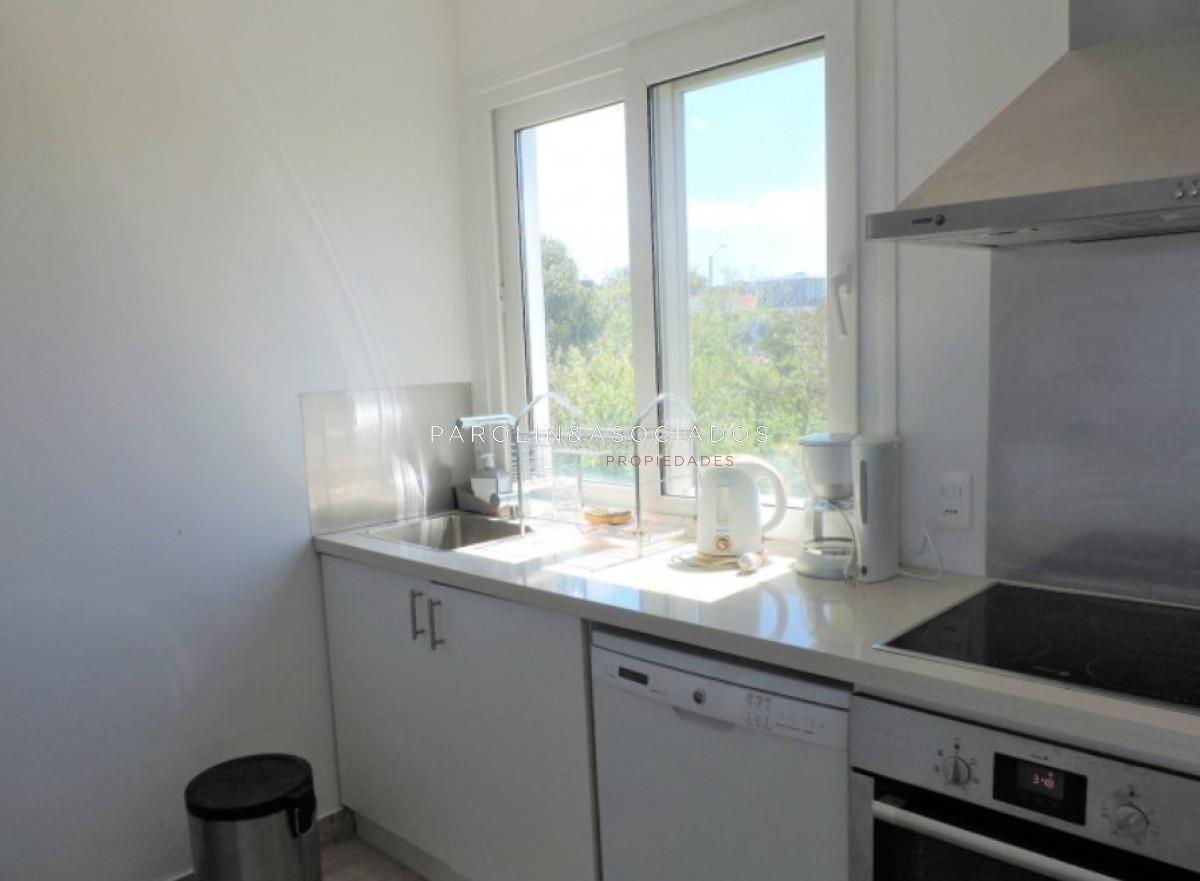Foto de Departamento en Venta de 4 Dormitorios en Manantiales, imagen 2